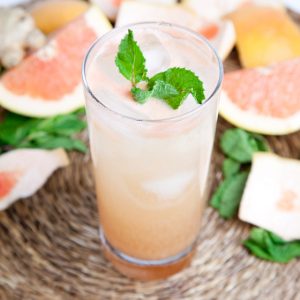 Verfrissend pompelmoes-citroen-gember drankje